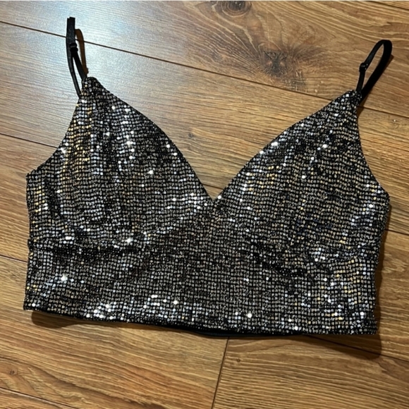 Eclipse Shiny Disco strappy sleeveless crop top Medium NWOT - Picture 2 of 2